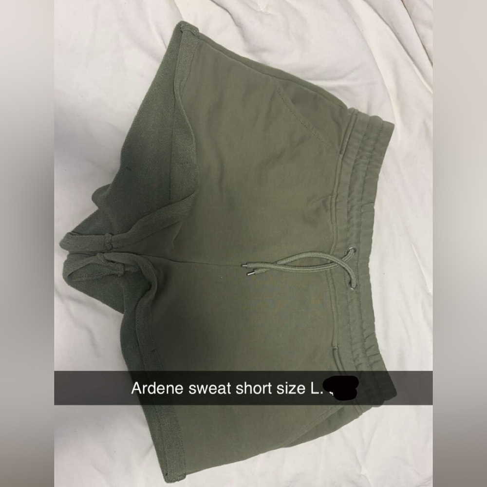 2 pairs of sweat shorts
